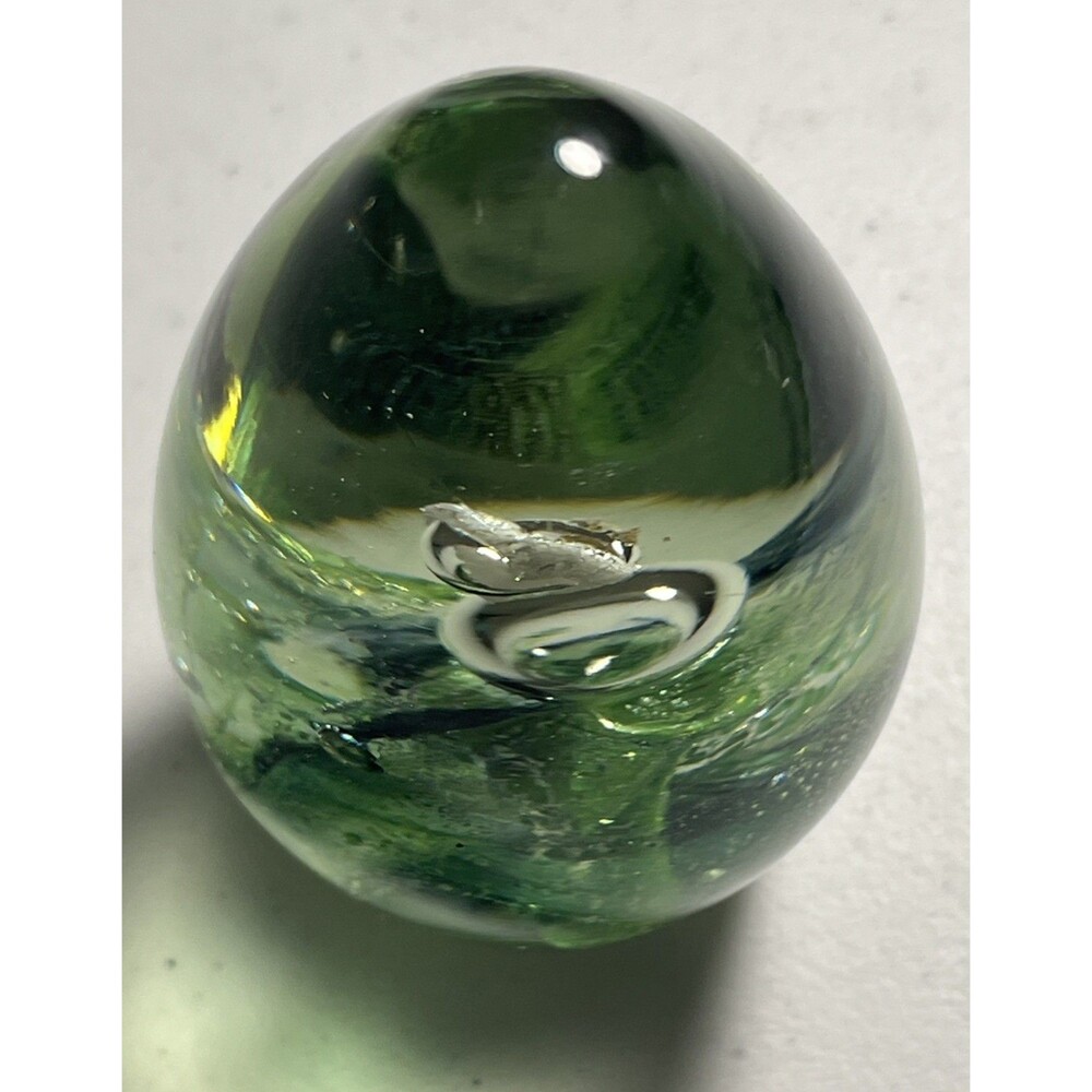 Kerry Crafted Glass Egg Shaped 4” x 2.5” Art Paperweight Ireland Green Swirl - Picture 8 of 9